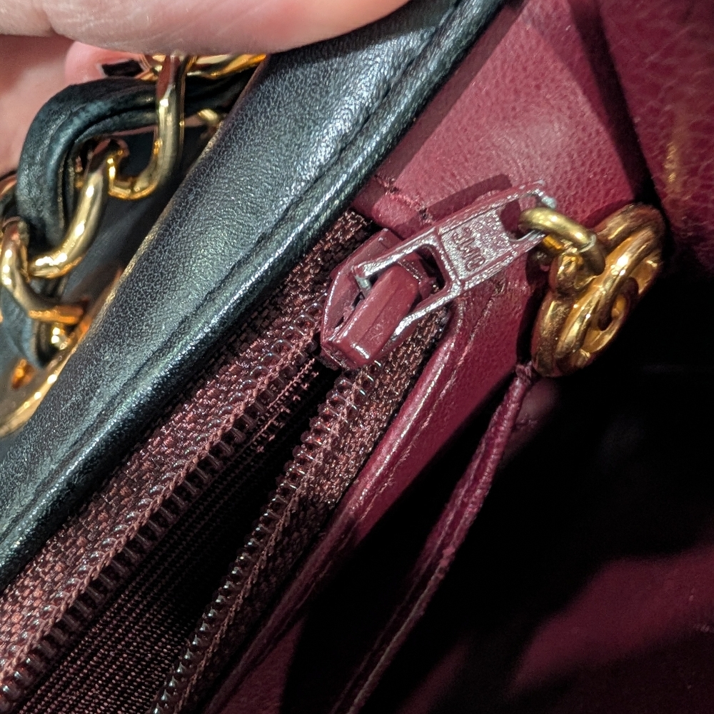 VINTAGE CHANEL Bag - Picture 9 of 11